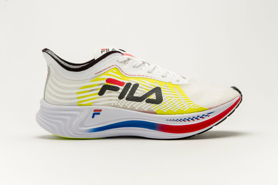 Conheça o Racer Carbon: o tênis de corrida com placa de carbono da FILA